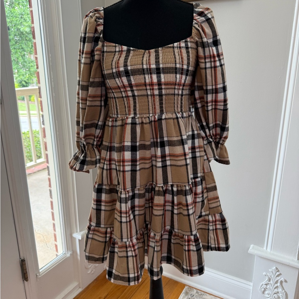 miami Plaid Tiered Long-Sleeve Dress in Beige and Black